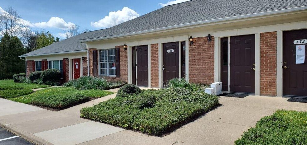 More Photos Of 400-440 Hospital Dr, Warrenton Medical For Sale