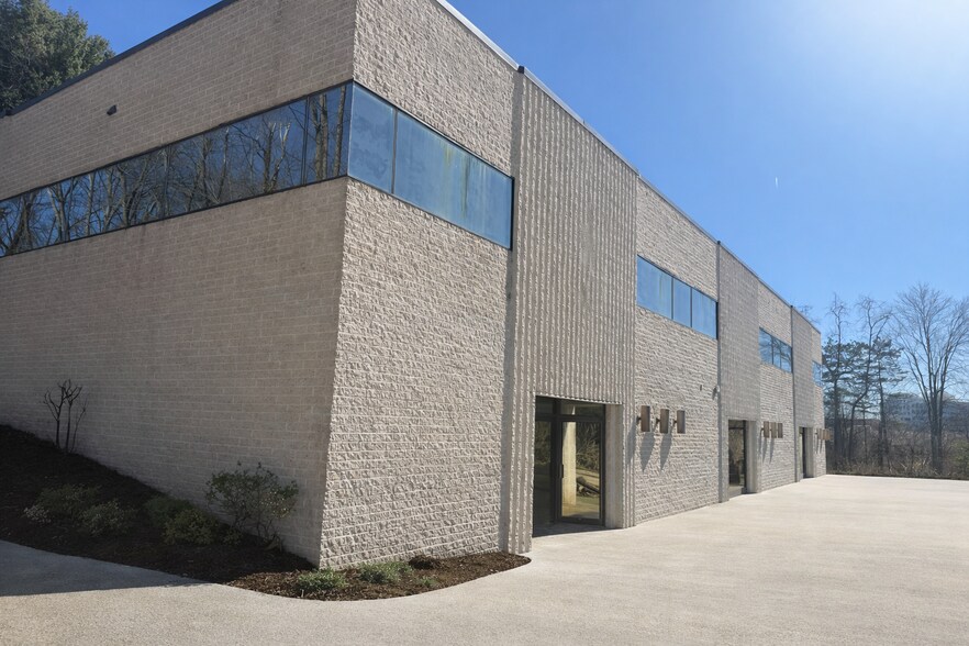 Primary Photo Of 99 JD Anderson Dr, Morgantown Medical For Lease