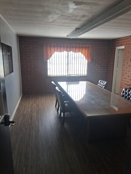 More Photos Of 4453 Broadway, Macon-Bibb Distribution For Lease