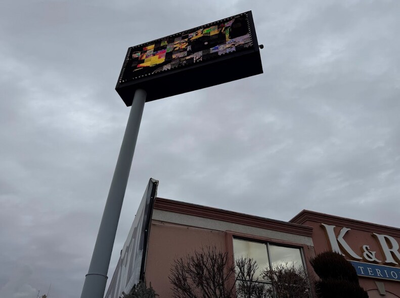 More Photos Of 736 W 300 S, Salt Lake City Showroom For Sale