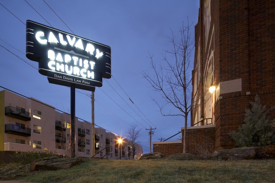 More Photos Of 300 N Walnut Ave, Oklahoma City Office For Sale