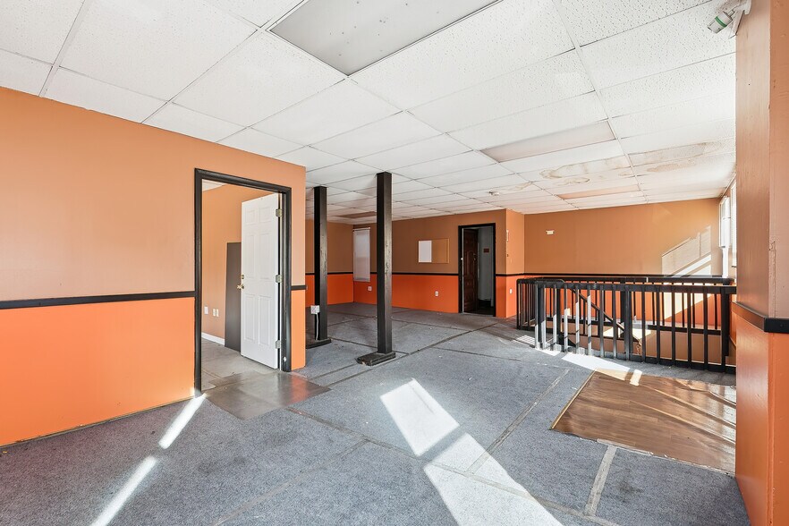 More Photos Of 8 W Olive St, Scranton Office For Sale