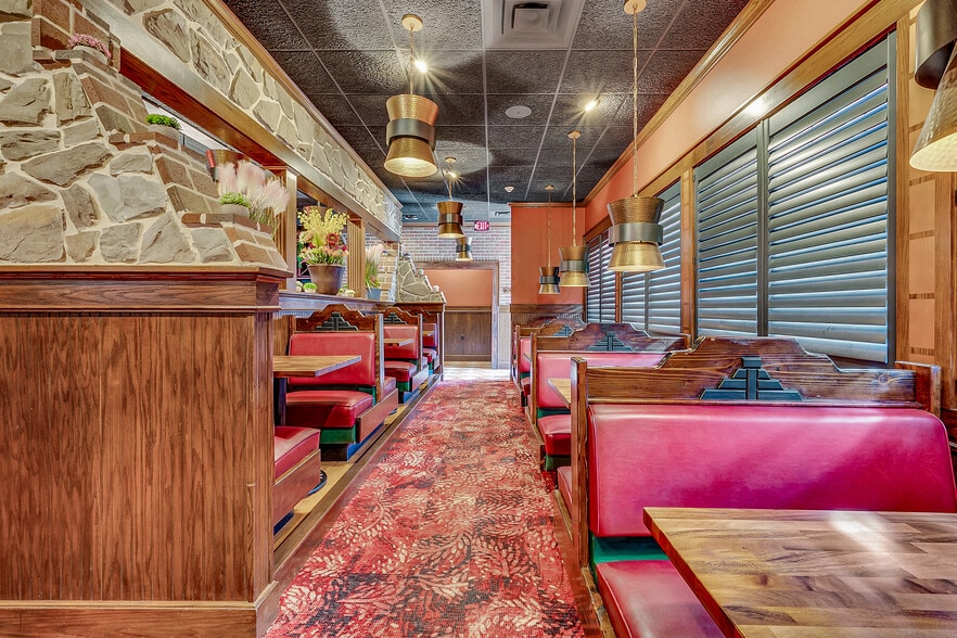 More Photos Of 821 Northern Blvd, Clarks Summit Restaurant For Sale