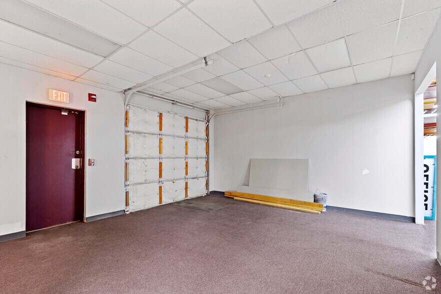 More Photos Of 2401 N Highway 287, Mansfield Showroom For Sale