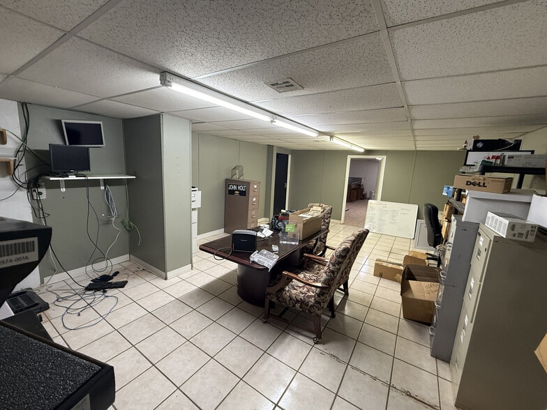 More Photos Of 6601 S Shields Blvd, Oklahoma City Service For Lease