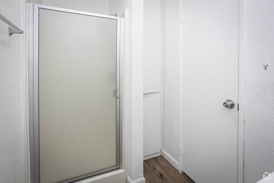 More Photos Of 1776 Temple Ave, Long Beach Apartments For Sale