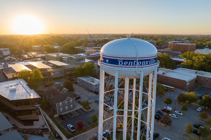 More Photos Of 1401 NE John Deshields Blvd, Bentonville Apartments For Lease