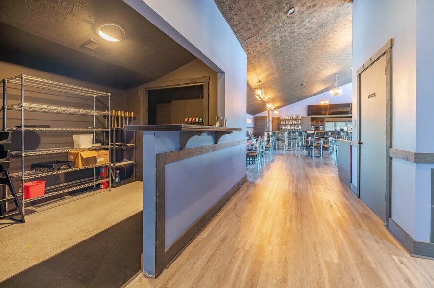 More Photos Of 245 Tanglewood Ct, Taylorsville General Retail For Sale