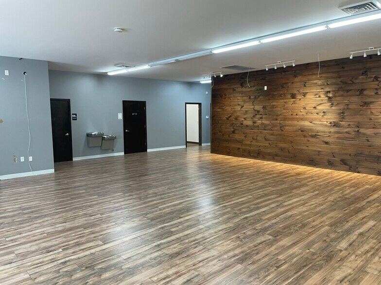 More Photos Of 3557 Wilder Rd, Bay City Freestanding For Lease