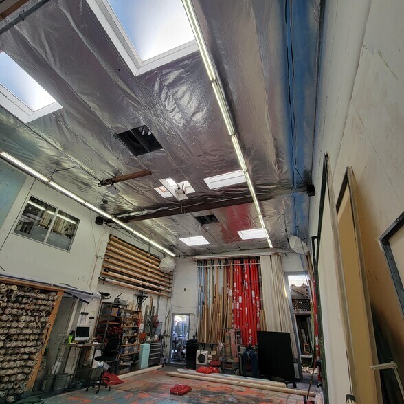 More Photos Of 5830 Adams Blvd, Culver City Showroom For Sale