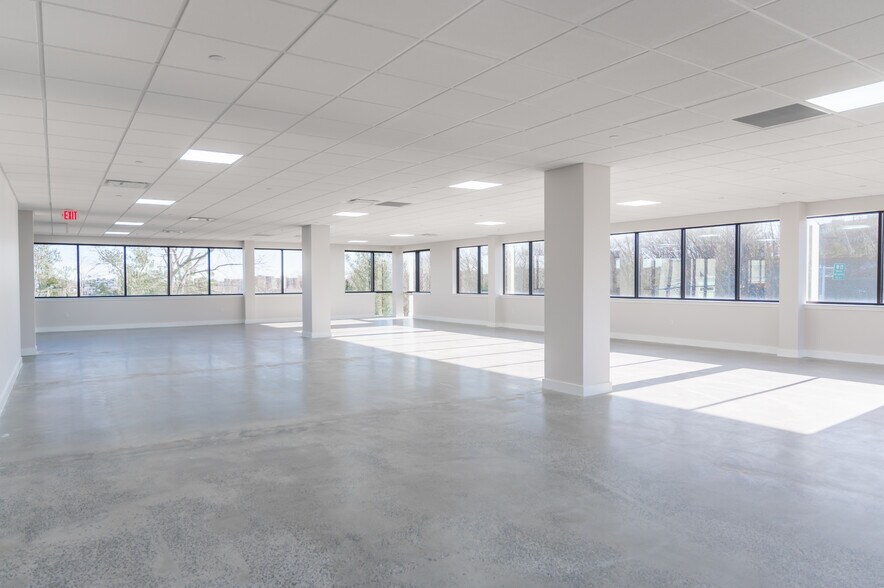 More Photos Of 11 Pleasant Street Connector, Framingham Medical For Sale
