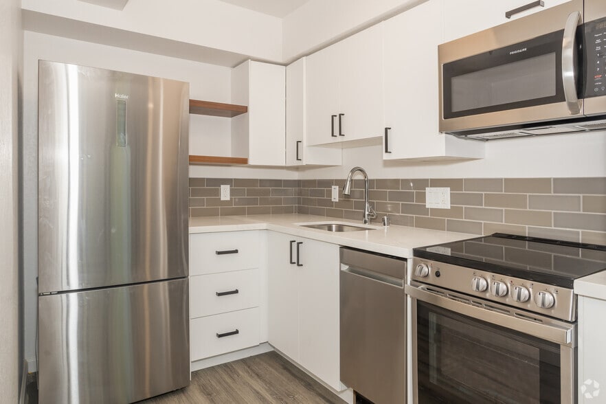 More Photos Of 2701 Capitol Ave, Sacramento Apartments For Lease