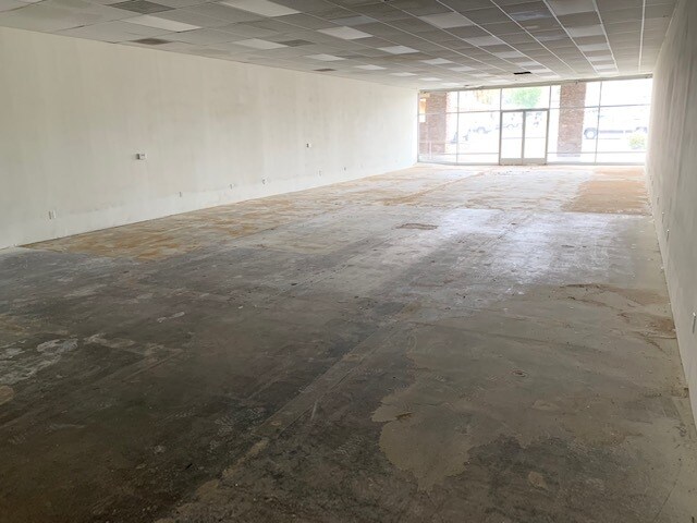 More Photos Of 2267 Tapo St, Simi Valley Unknown For Lease