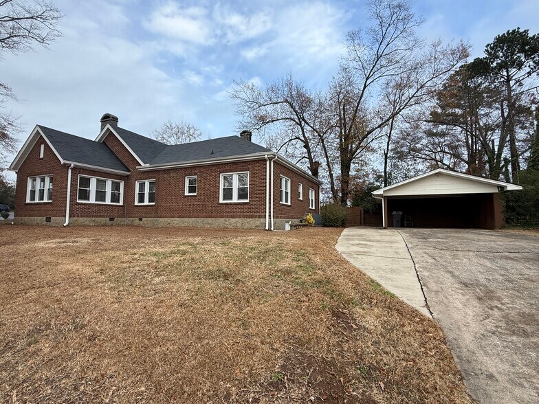 More Photos Of 581 W Main St, Spartanburg Office Residential For Lease