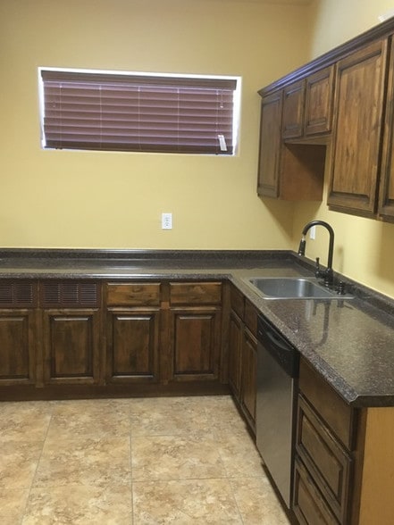 More Photos Of 920 E Main St, Mesa Office For Lease