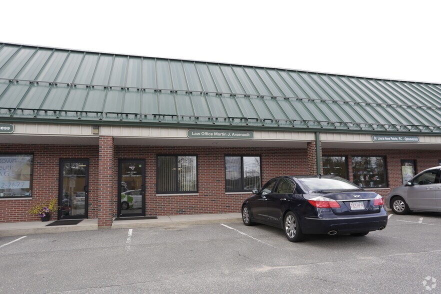 More Photos Of 939-941 Salem St, Groveland Storefront Retail Office For Sale