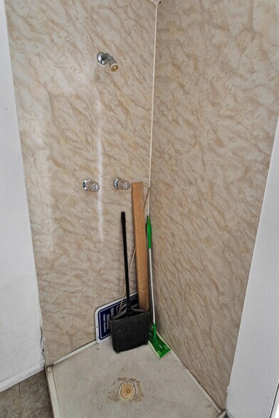 More Photos Of 9464 Hesperia Rd, Hesperia Freestanding For Sale