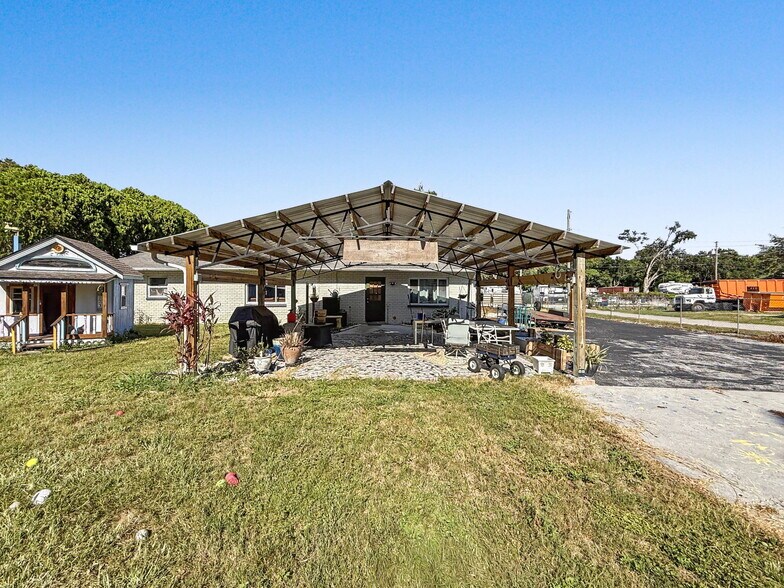 More Photos Of 7813 Leo Kidd Ave, Port Richey Flex For Sale