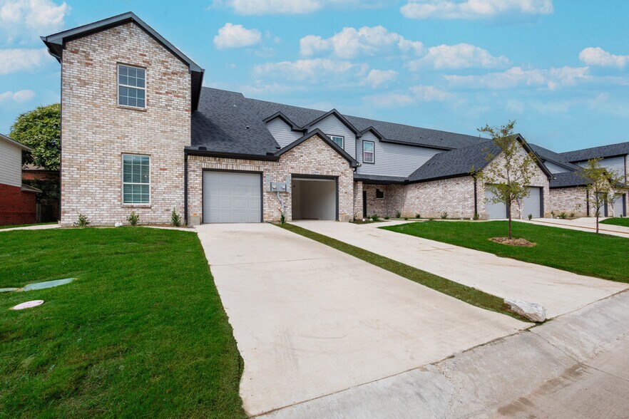 More Photos Of 3202 Wexford Dr, Garland Multifamily For Sale