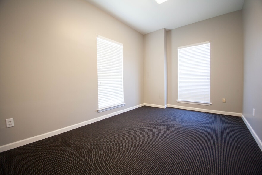 More Photos Of 3326 Aspen Grove Dr, Franklin Medical For Lease
