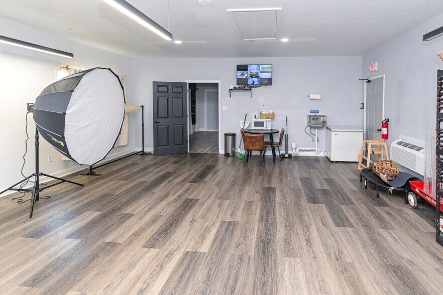 More Photos Of 806 Washington St W, Fayetteville General Retail For Sale