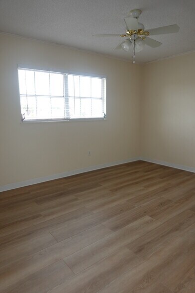 More Photos Of 2887 S Osceola Ave, Orlando Office For Sale