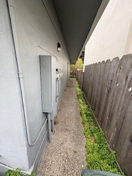More Photos Of 470 Camino El Estero, Monterey Office For Lease