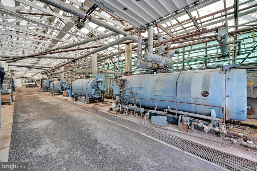 More Photos Of 501 W Washington Ave, Myerstown General Retail For Sale