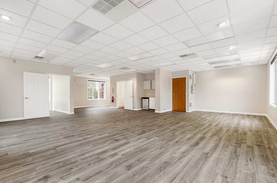 More Photos Of 821-824 Courtyard Dr, Hillsborough Office For Lease
