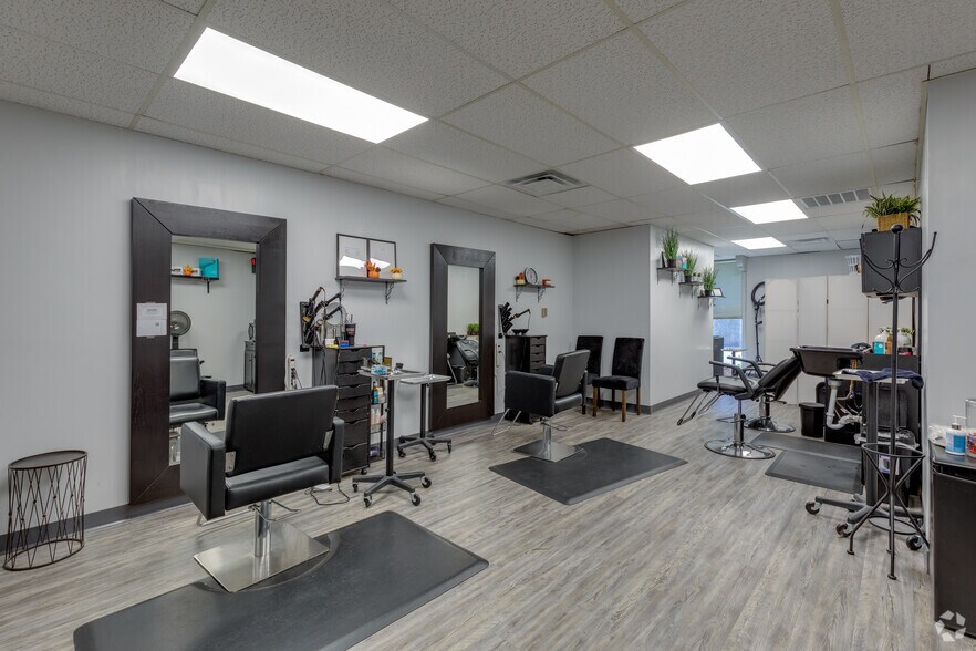 More Photos Of 4815-4821 S Sheridan Rd, Tulsa Unknown For Lease