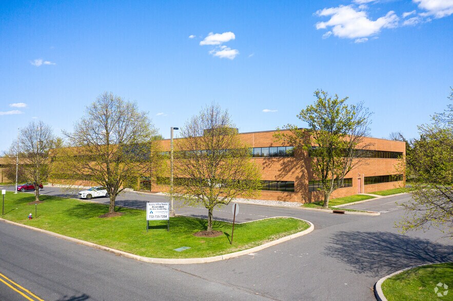 More Photos Of 27 Worlds Fair Dr, Somerset Office For Lease