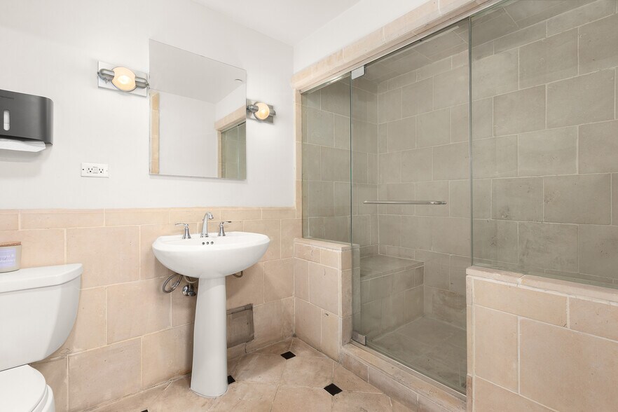 More Photos Of 354 Broadway, New York Office Residential For Sale