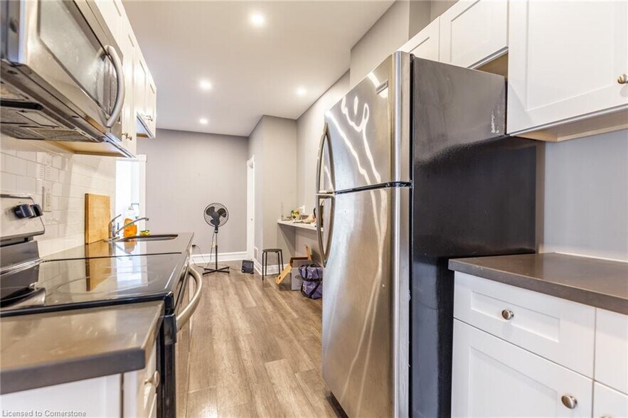 More Photos Of 21 Bold St, Hamilton Office Residential For Sale