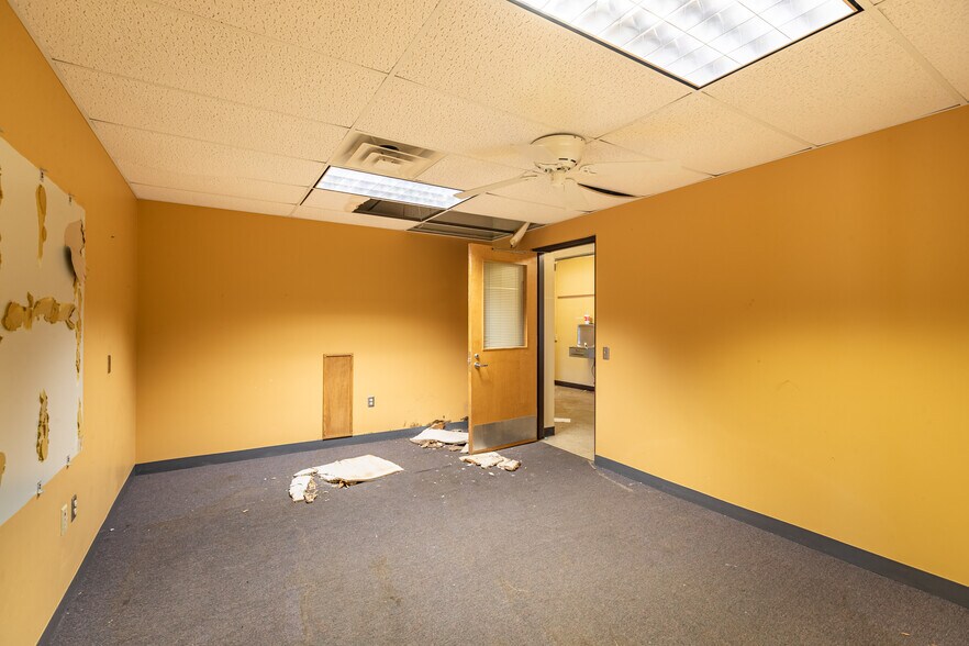 More Photos Of W7908 County Road Z, Onalaska Manufacturing For Sale