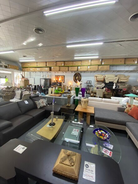 More Photos Of 5143 Whittier Blvd, Los Angeles Storefront For Sale