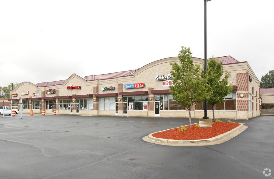 More Photos Of 35499-35511 Ford Rd, Westland Unknown For Lease