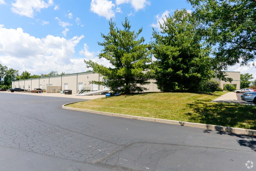 More Photos Of 6037 Schumacher Park Dr, West Chester Light Distribution For Lease