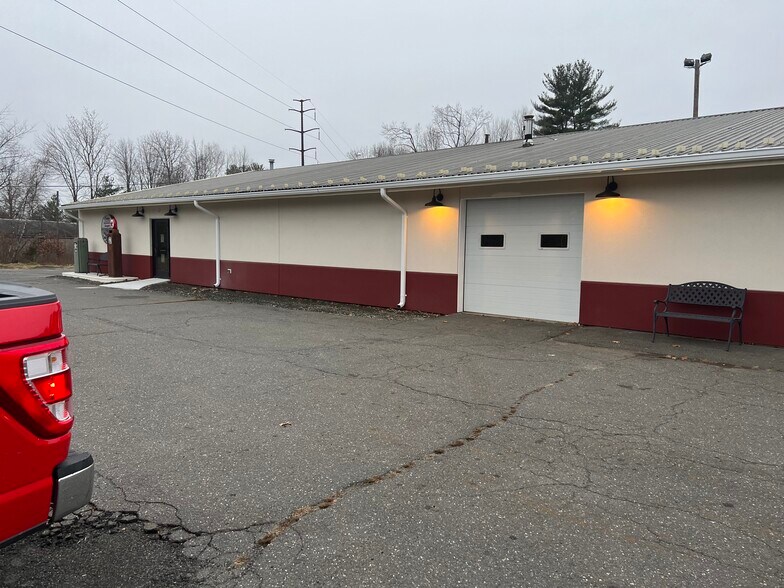 More Photos Of 1120 Southampton Rd, Westfield Auto Repair For Lease