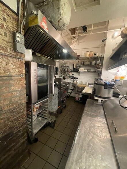 More Photos Of 111-119 Ingraham St, Brooklyn Manufacturing For Lease