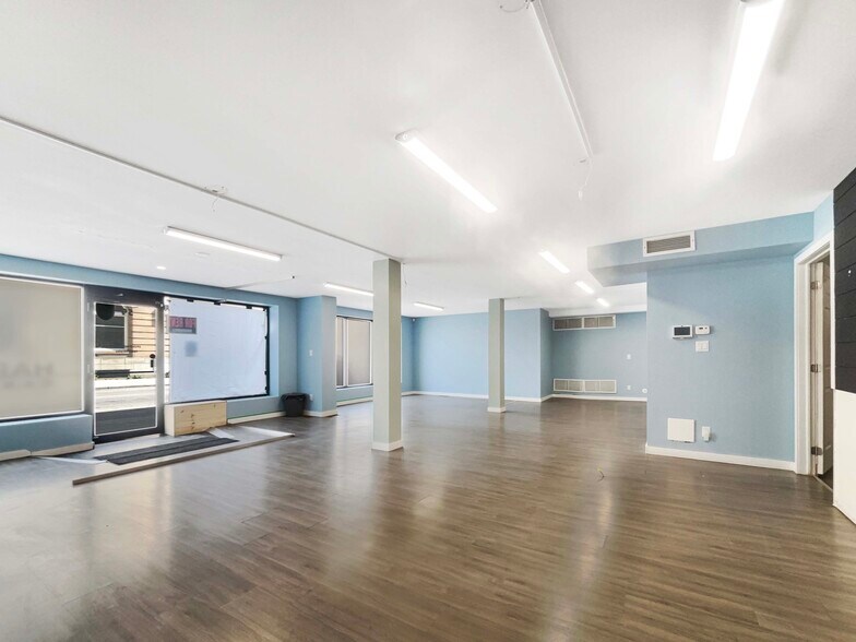 More Photos Of 59 Dalhousie St, Brantford Storefront For Lease