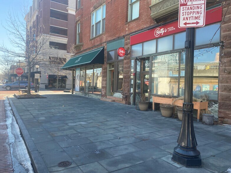 More Photos Of 1103 South Blvd, Oak Park General Retail For Sale