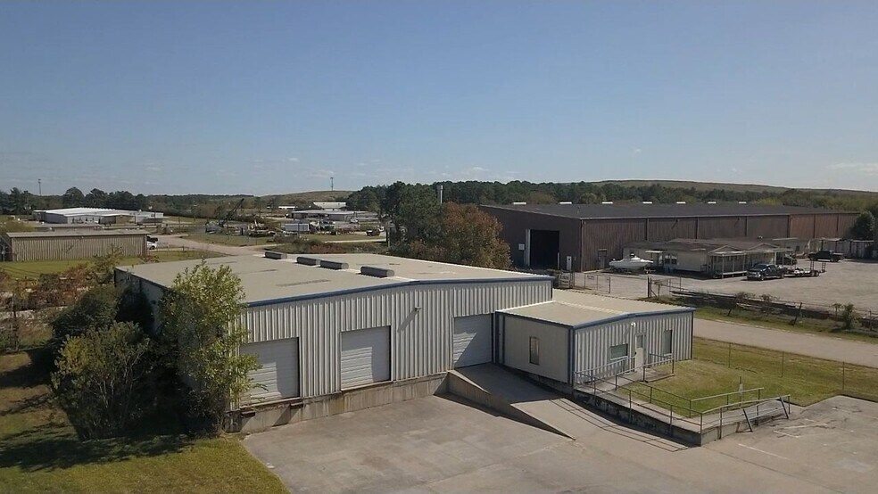 More Photos Of 2624 Wilson Rd, Humble Warehouse For Lease