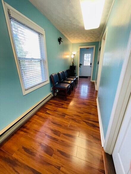 More Photos Of 18 Park Ave, Mount Airy Healthcare For Lease