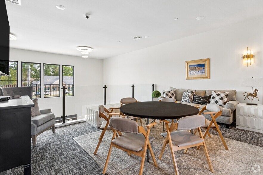 More Photos Of 2215 H G Mosley Pky, Longview Apartments For Sale