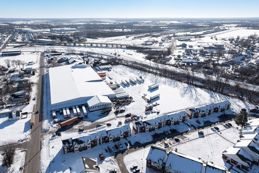 More Photos Of 1200 Bissell St, Venice Warehouse For Sale