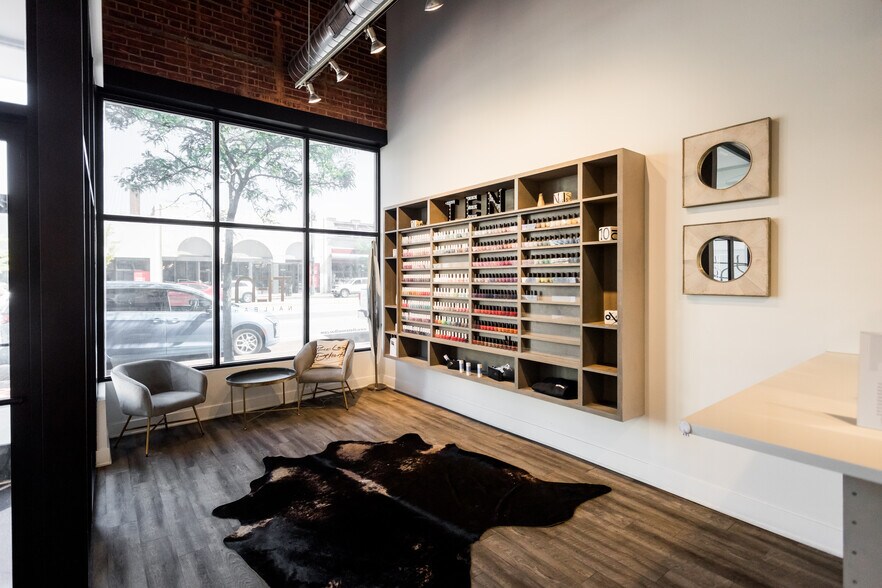 More Photos Of 6541 Woodward Ave, Detroit Storefront For Sale
