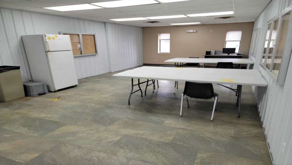 More Photos Of 11340 W 450 S, Dunkirk Warehouse For Lease