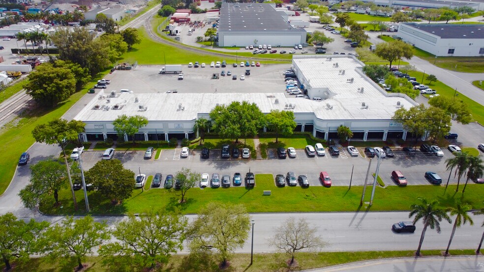 More Photos Of 9960 NW 116th Way, Medley Showroom For Lease