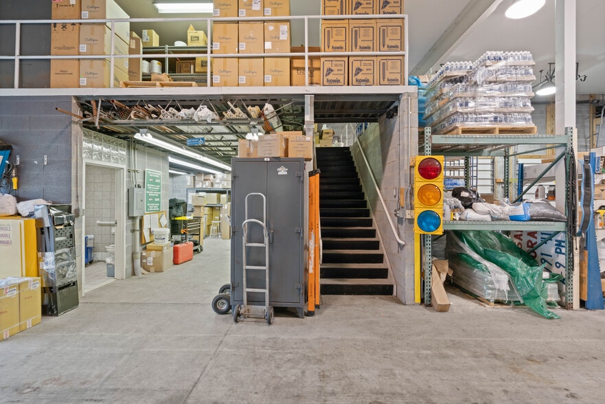 More Photos Of 20 McCarty Rd, Fredericksburg Industrial For Sale