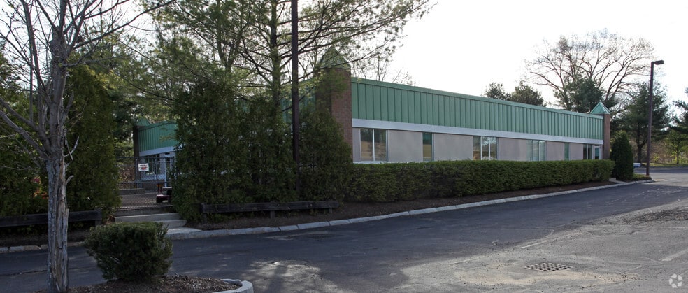 More Photos Of 293 Boston Post Rd W, Marlborough Unknown For Lease